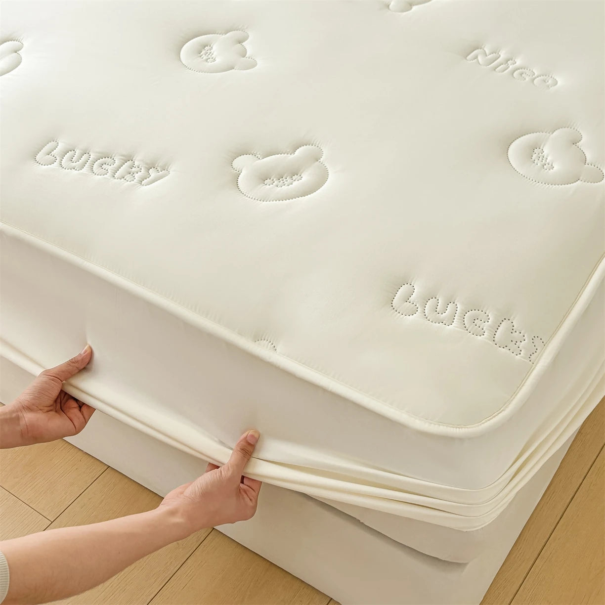 1 PC Premium Breathable Waterproof Mattress Cover(no Pillowcases) | Quiet & Soft Fitted Sheet Design | Deep Pocket Protector for Ultimate Bed Protection