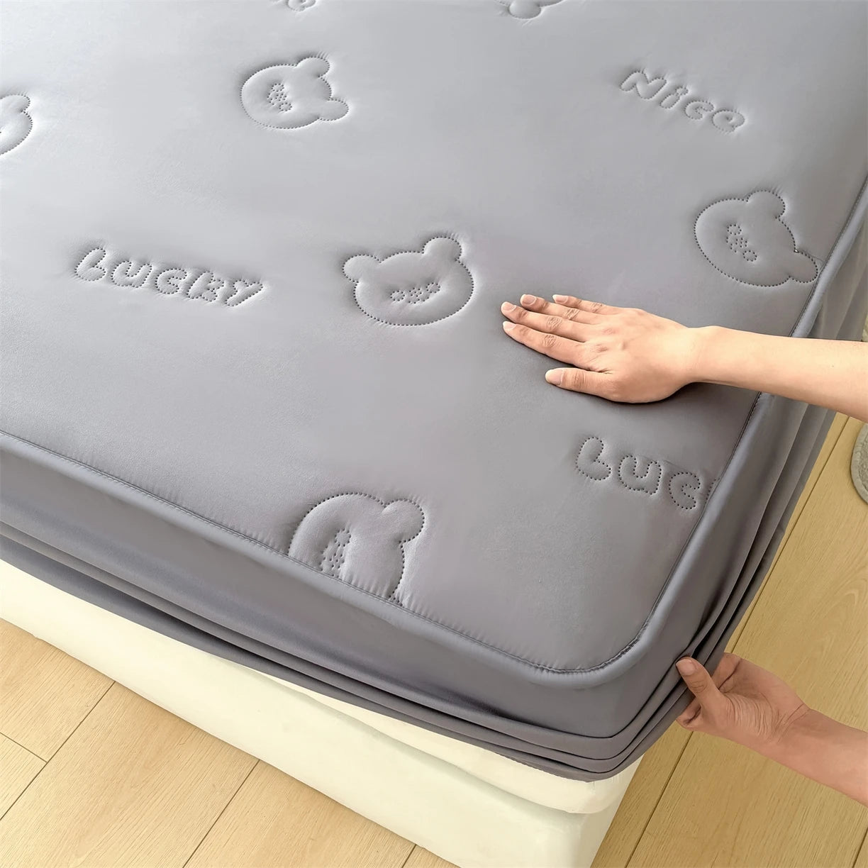 1 PC Premium Breathable Waterproof Mattress Cover(no Pillowcases) | Quiet & Soft Fitted Sheet Design | Deep Pocket Protector for Ultimate Bed Protection